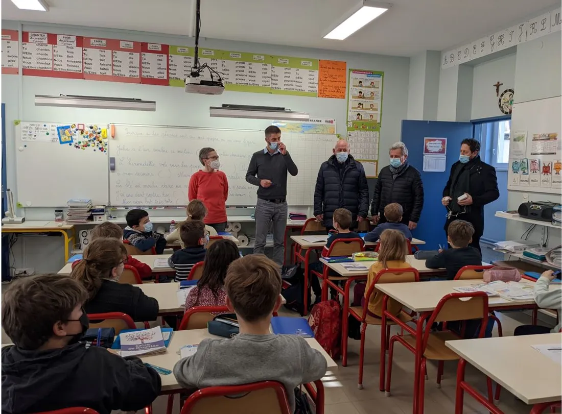  Des capteurs de CO2 ont été remis à l’établissement scolaire privé Sainte-Marie de Sarrebourg.